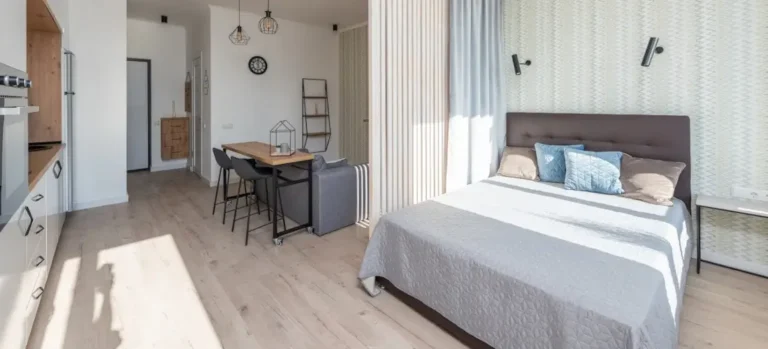 A beautiful serviced apartment for rent. Read these 13 factors before choosing the right one for you.